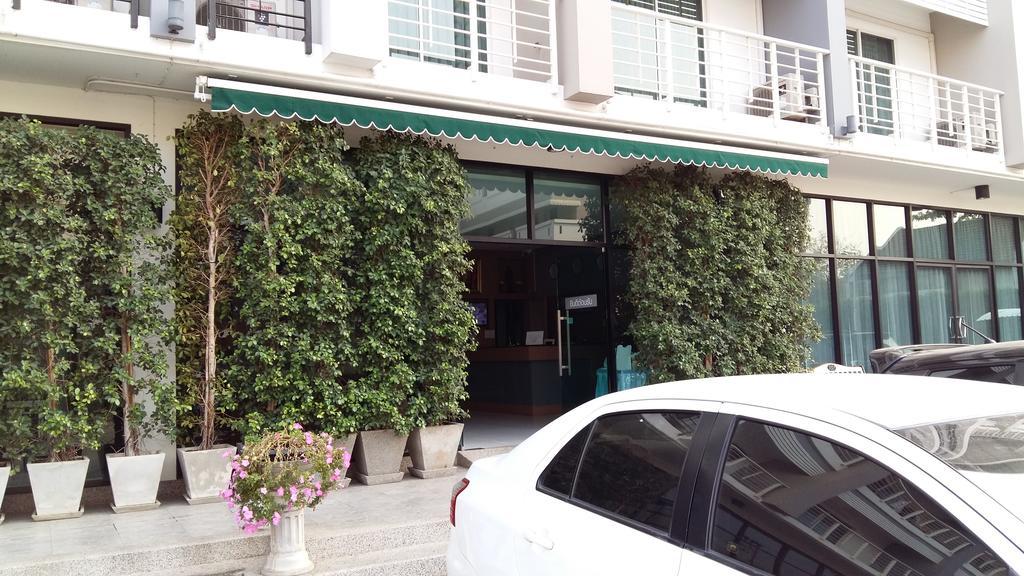 U Place Korat Nakhonratchasima Buitenkant foto